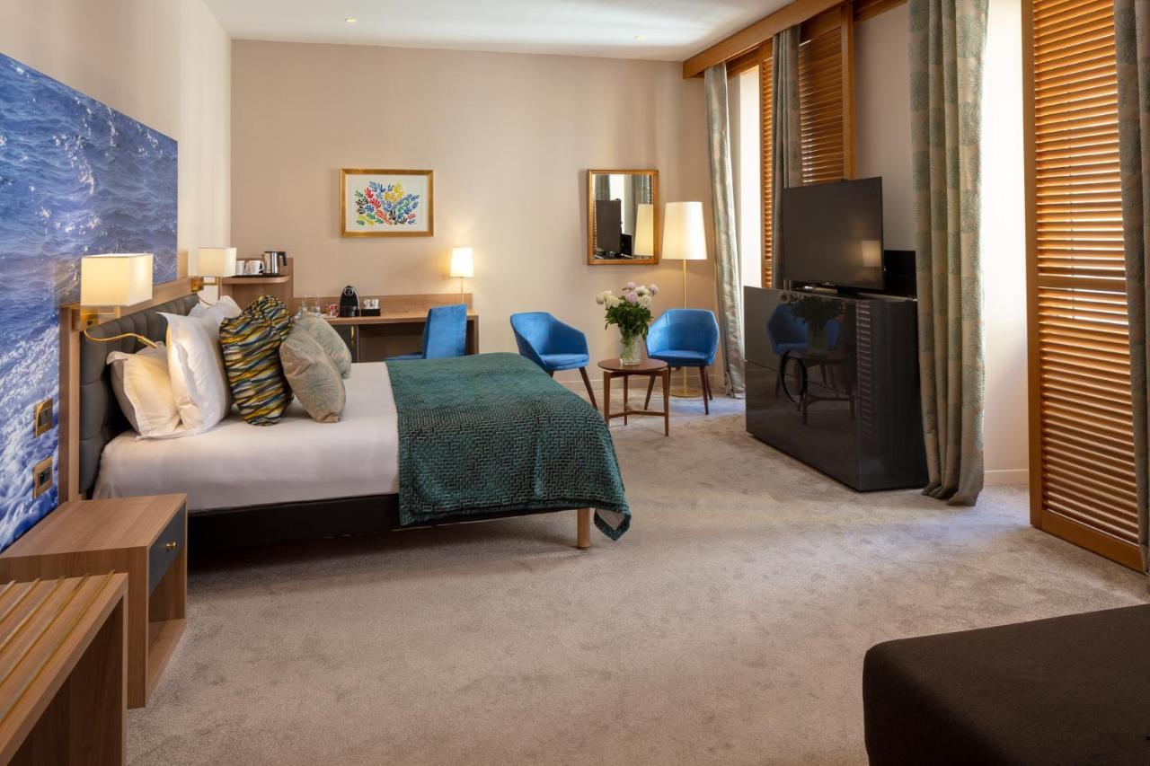 Privilege Comfort Room