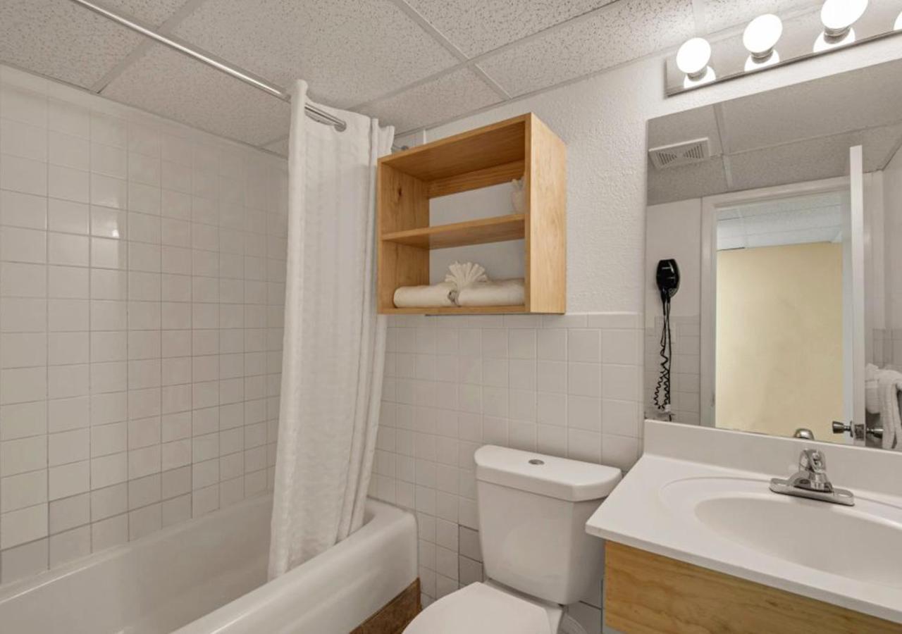 Room with 2 Double Beds, Water View, Non-Smoking