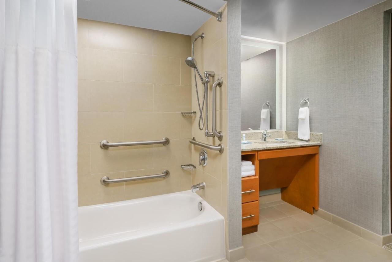 One-Bedroom King Suite with Accessible Tub - Disability Access