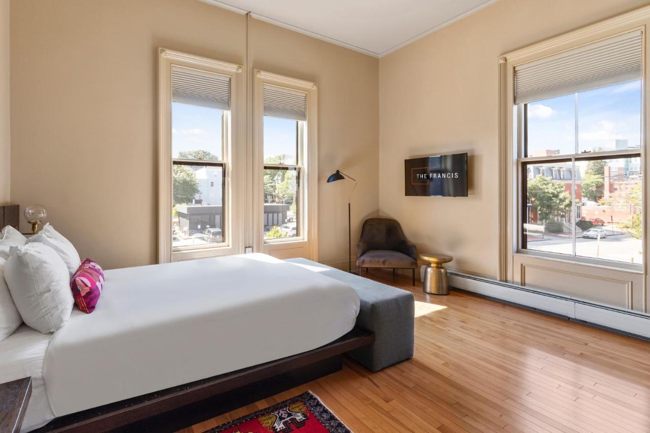 Standard Queen Room
