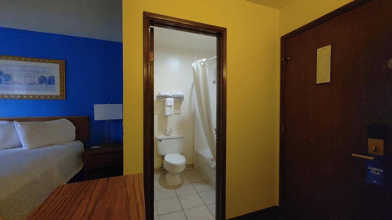 Queen Room with Two Queen Beds - Pet Friendly/Non-Smoking