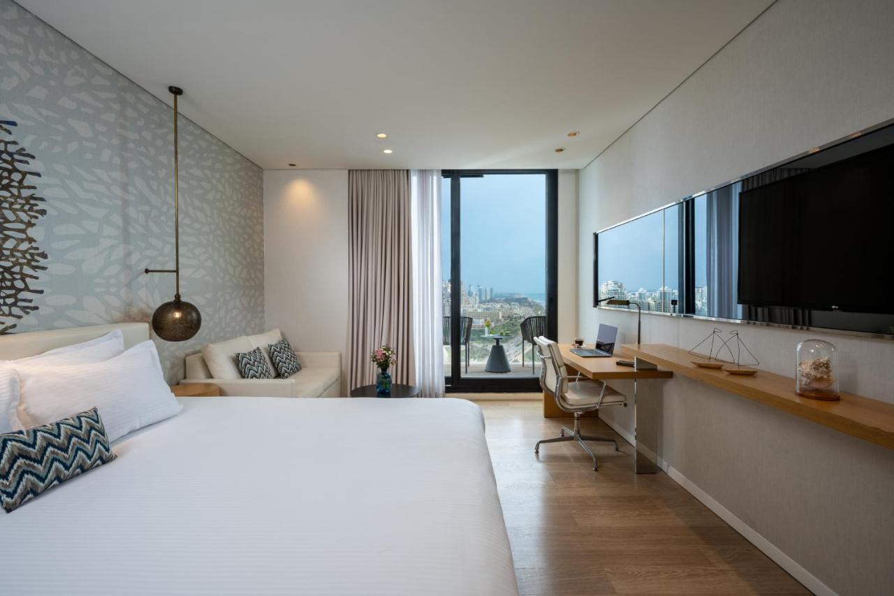 Deluxe Double Room with Balcony and Sea View (2 Adults + 2 Children)