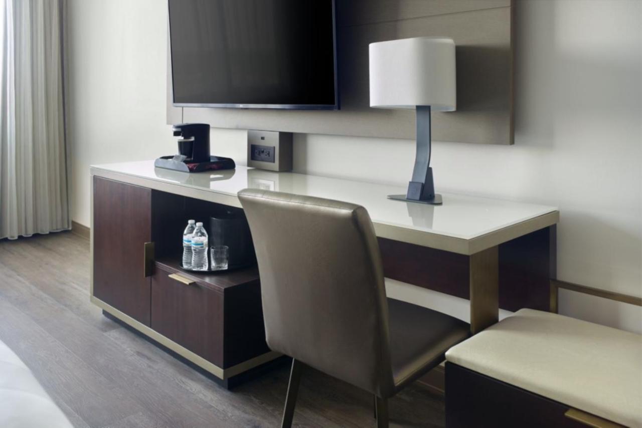 Concierge level, Guest room, 1 King or 2 Double, High floor