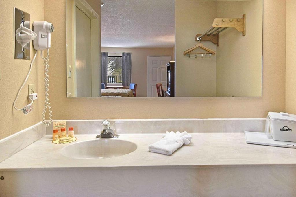 King Room - Disability Access/Non-Smoking