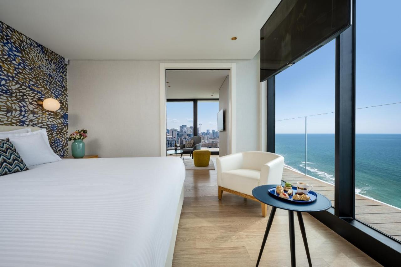 Executive Suite (2 Adults + 2 Children)