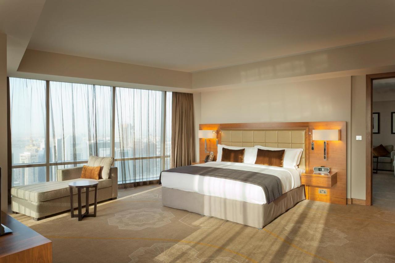 Four-Bedroom Suite with Two King and Four Twin Beds