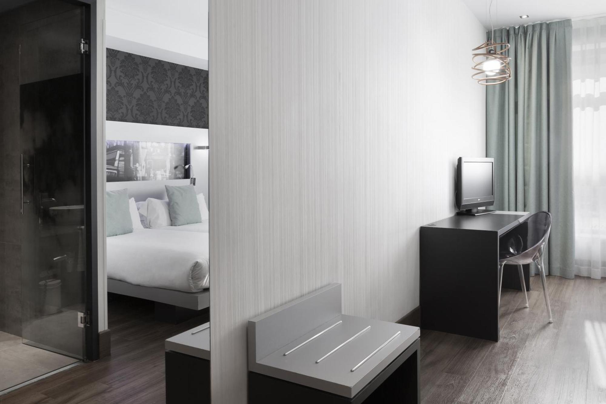 Double or Twin Room (1-2 Adults)