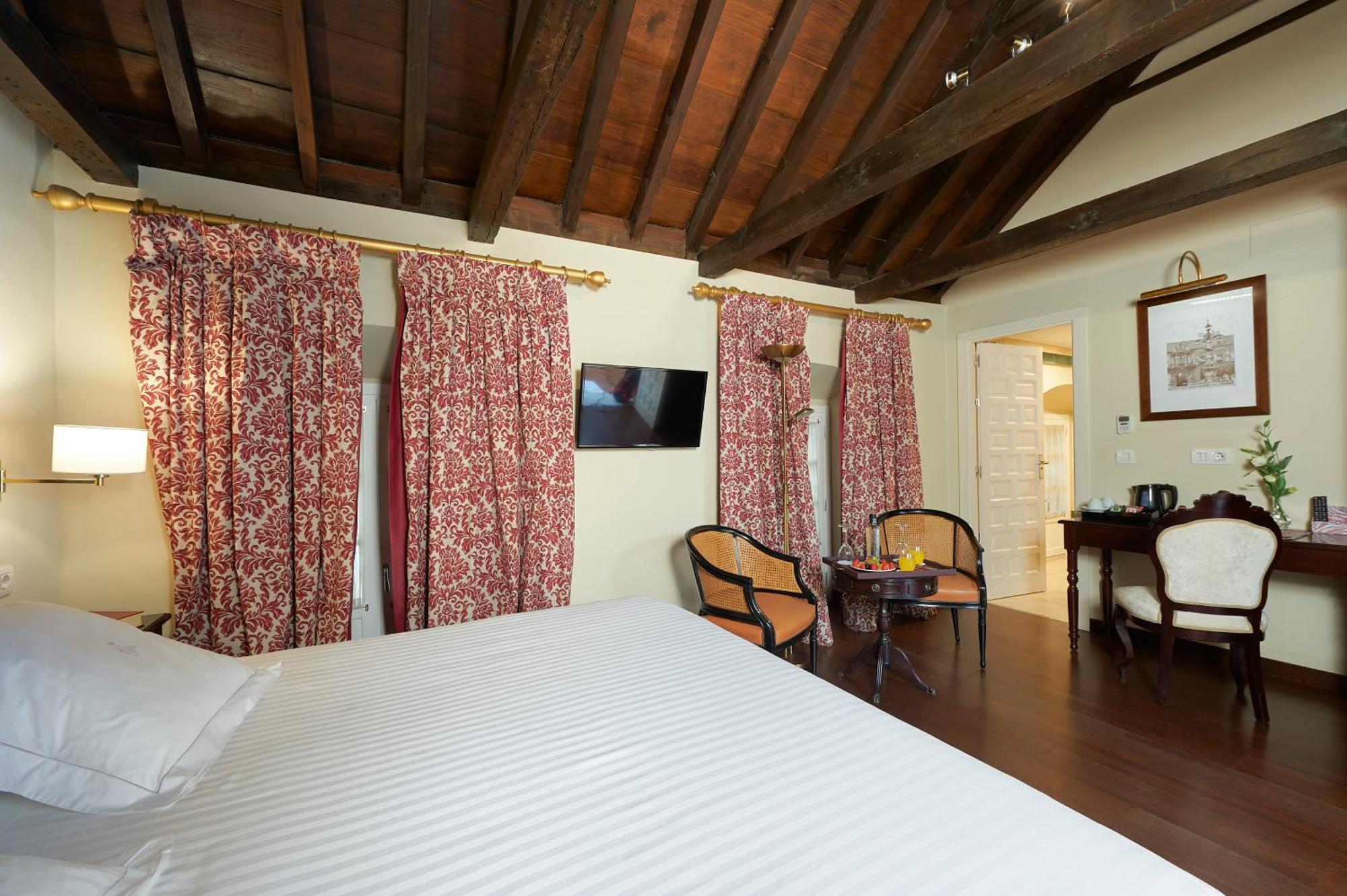 Superior Queen Room