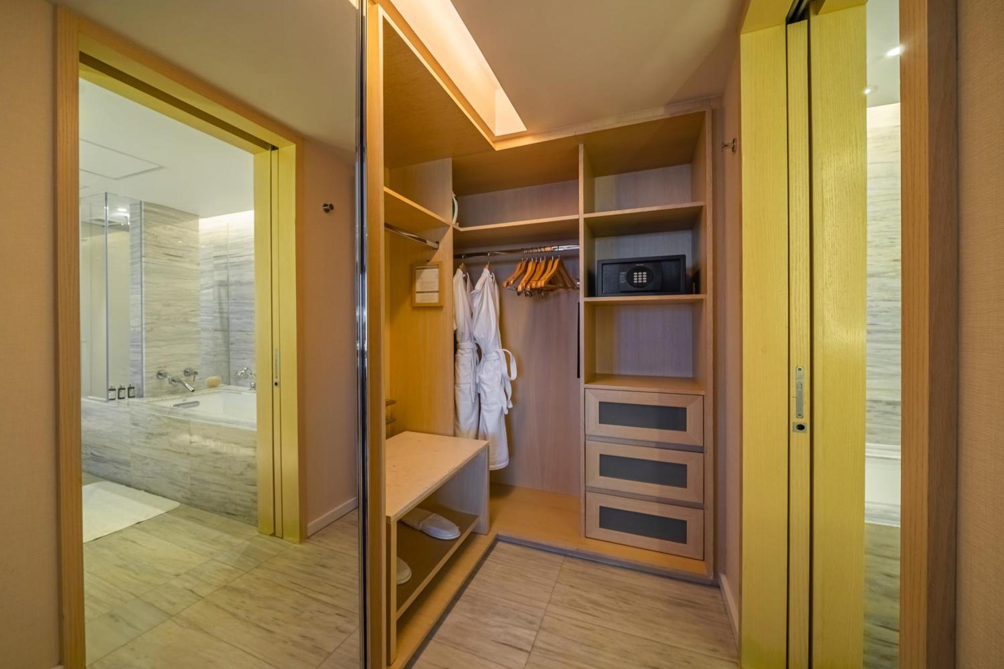 King Suite