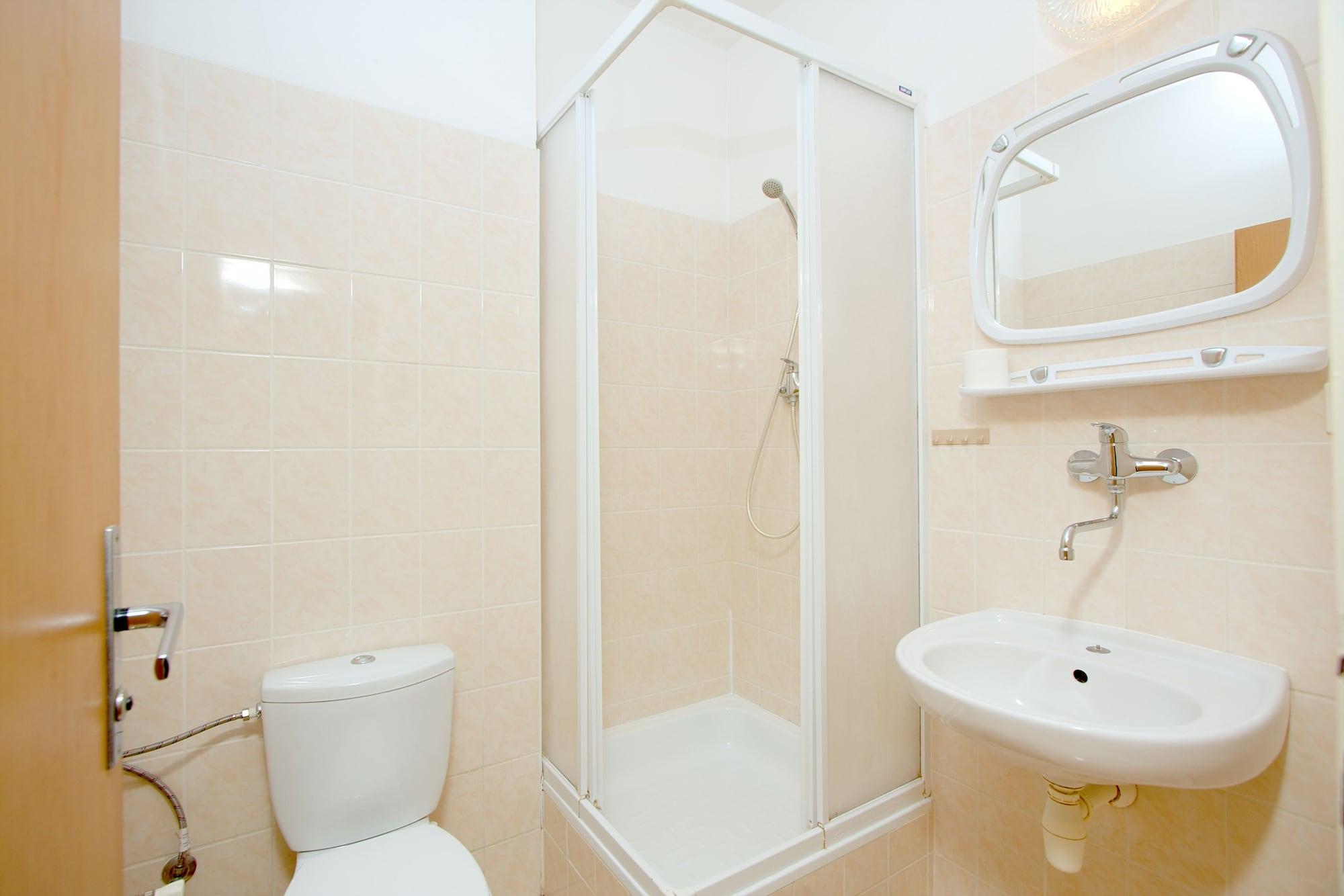 One-Bedroom King Suite with Sofa Bed and Courtyard View - Hearing Accessible