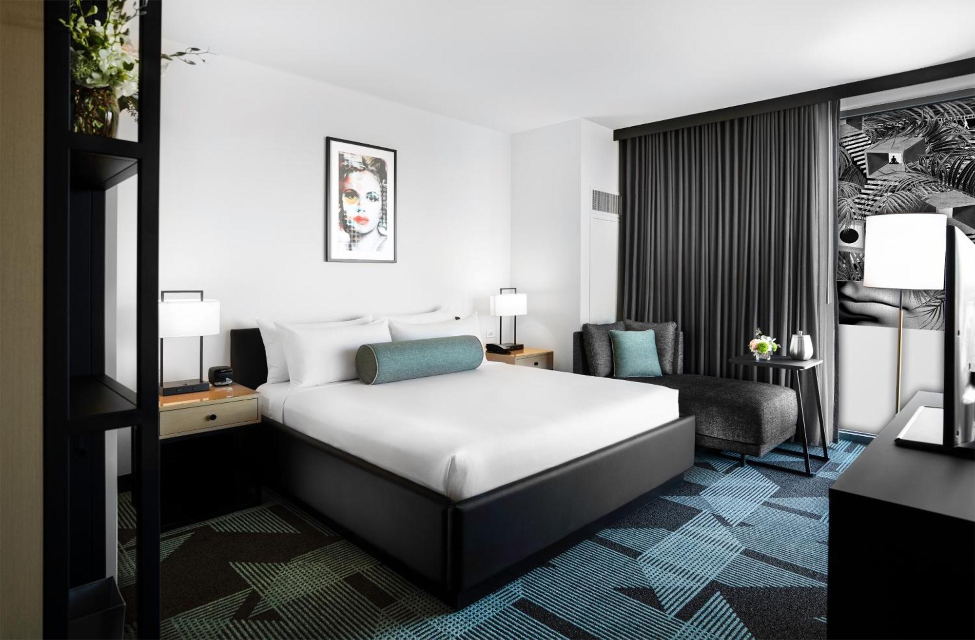 Gallery Tower Deluxe 1-King,1259398324:JPEG