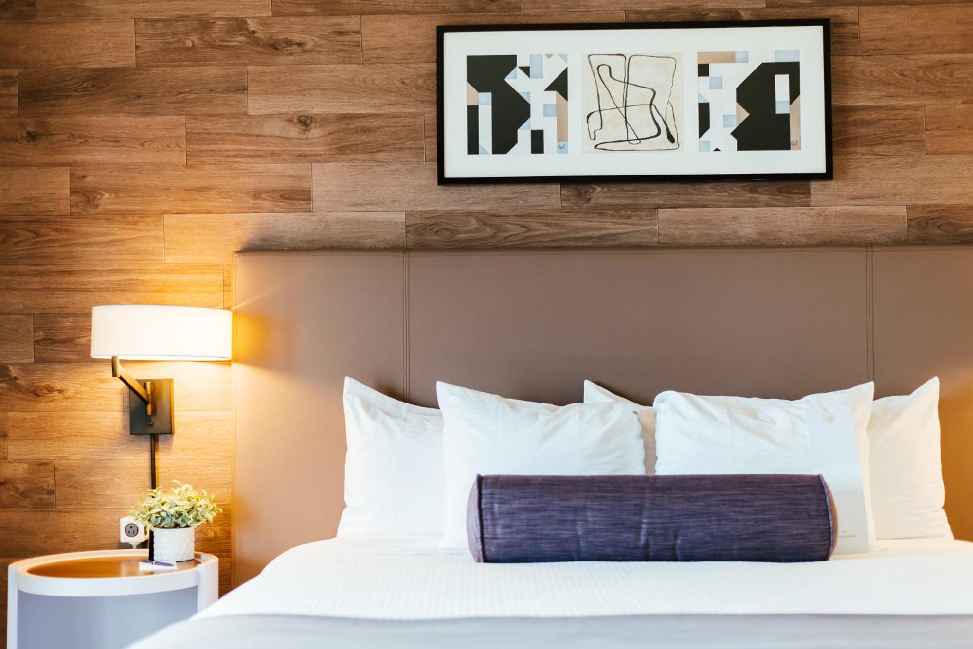 Classic King Room with Balcony,1210284289:JPEG