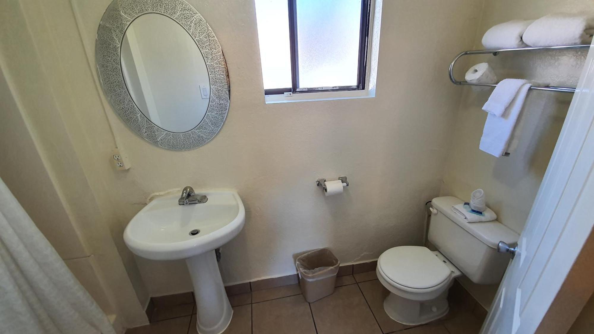 King Room - Non-Smoking