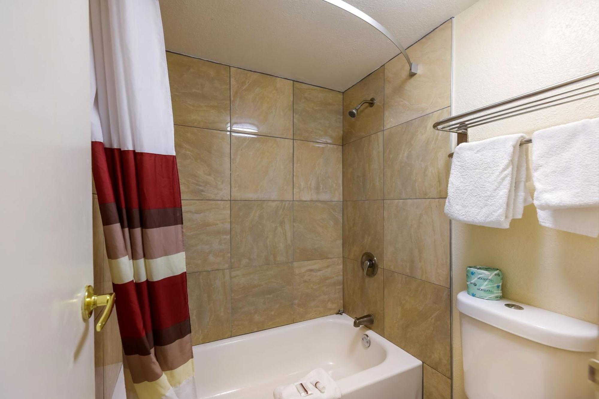 Double Room with Two Double Beds - Smoking