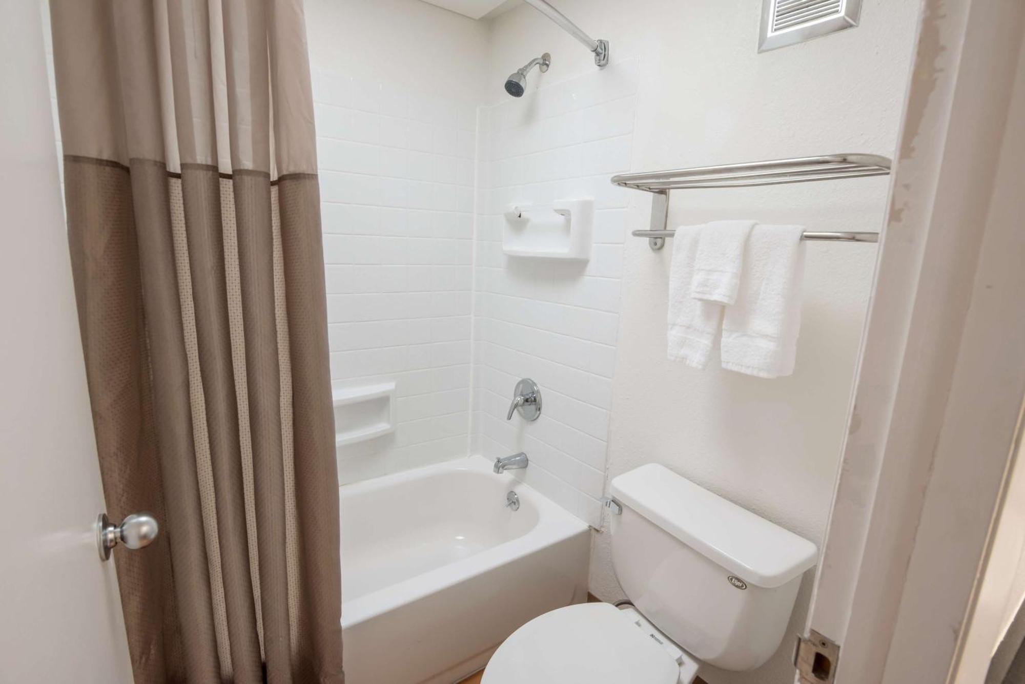 Queen Room with Two Queen Beds - Disability Access