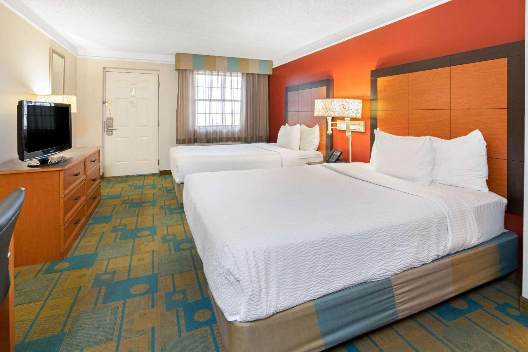 Deluxe Double Room with Two Double Beds - Non-Smoking