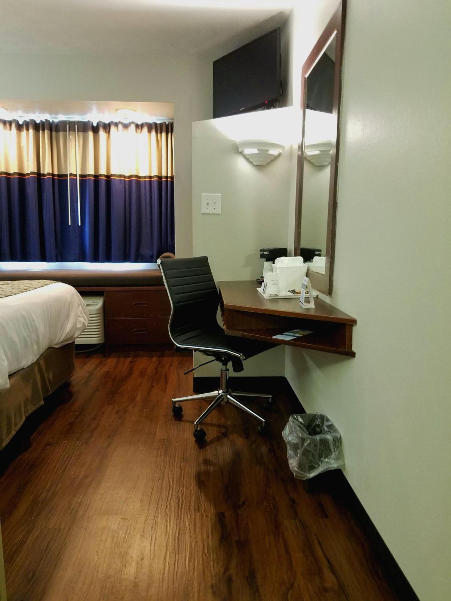 1 Queen Bed, Accessible Studio Suite, Non-Smoking,1275886369:JPEG