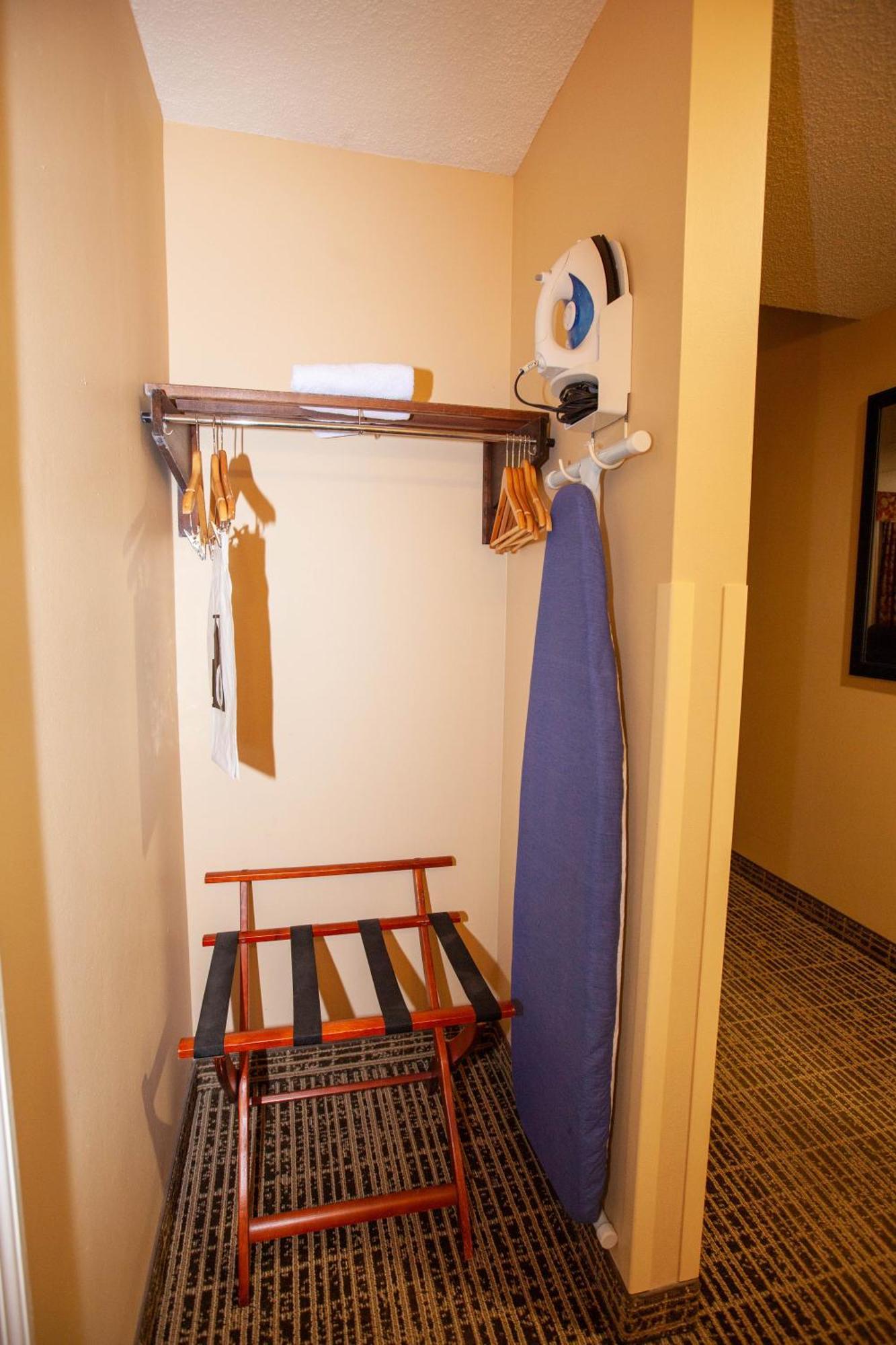 King Room - Disability Access,1210729741:JPEG