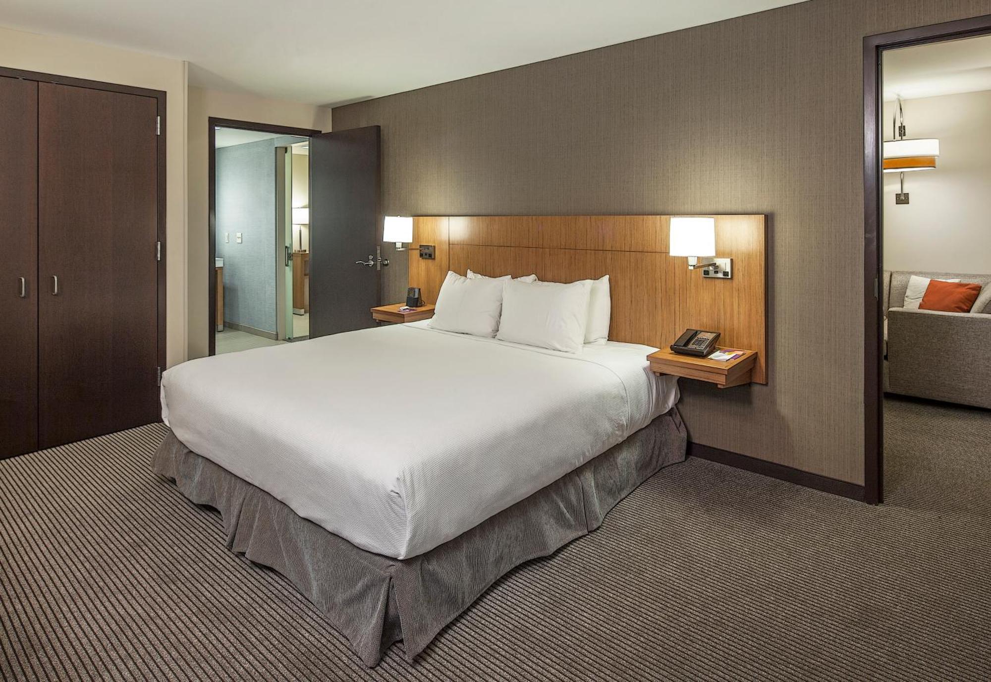 King Suite with Accessible Shower - Disability Access