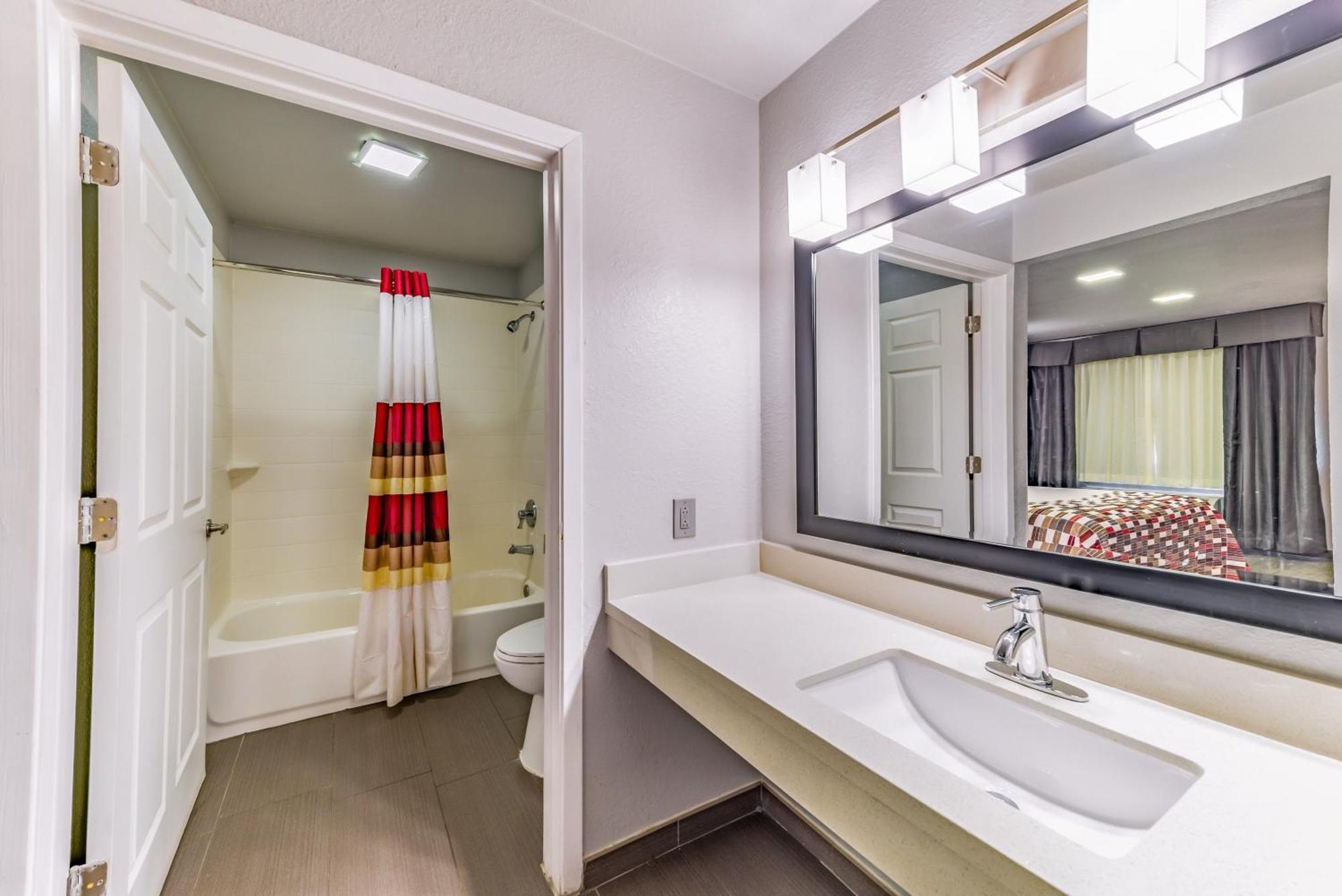 Deluxe King Room Smoke Free
