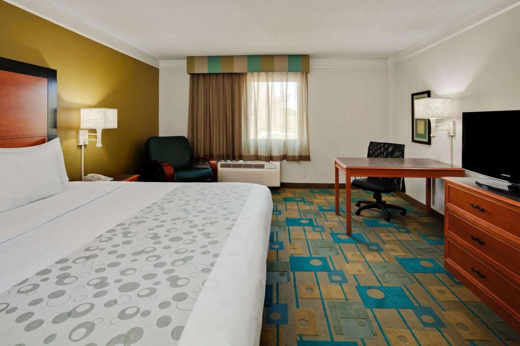 King Room - Hearing Accessible/Non-Smoking