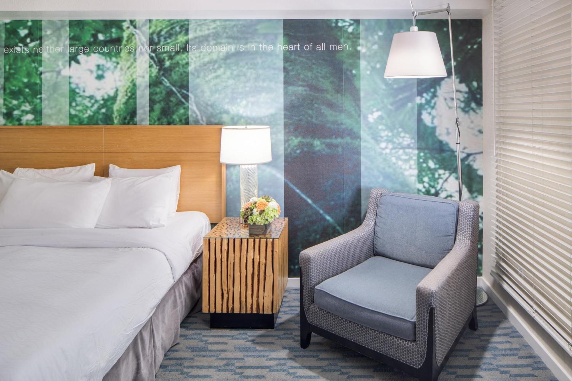 Deluxe Room King