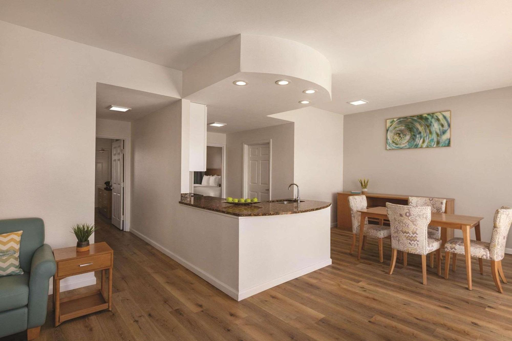Two-Bedroom Penthouse Suite with Four Double Beds, Kitchen, Living Room, Sofa Bed & Whirlpool - Non Smoking
