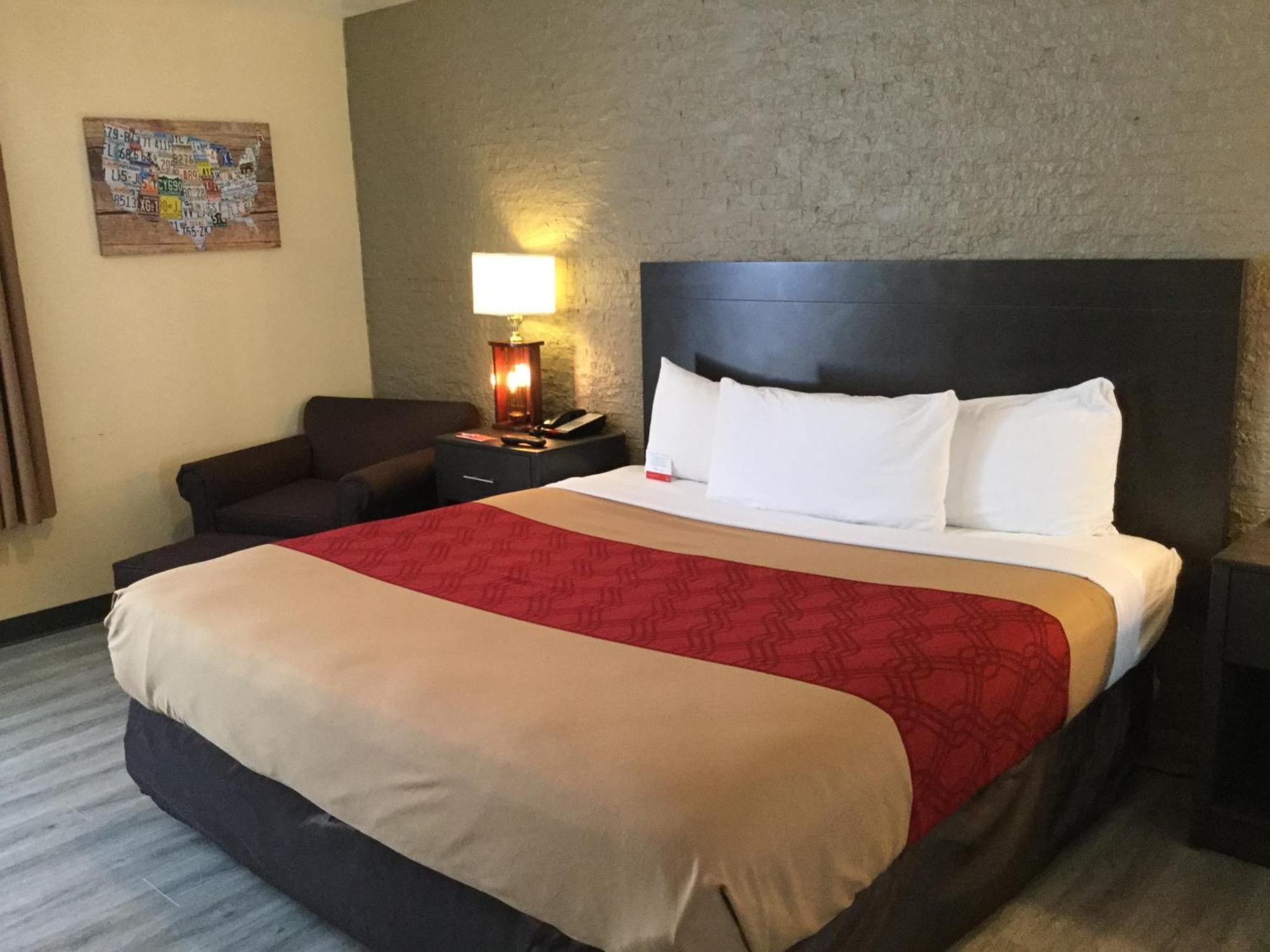 Queen Room - Accessible/Nonsmoking