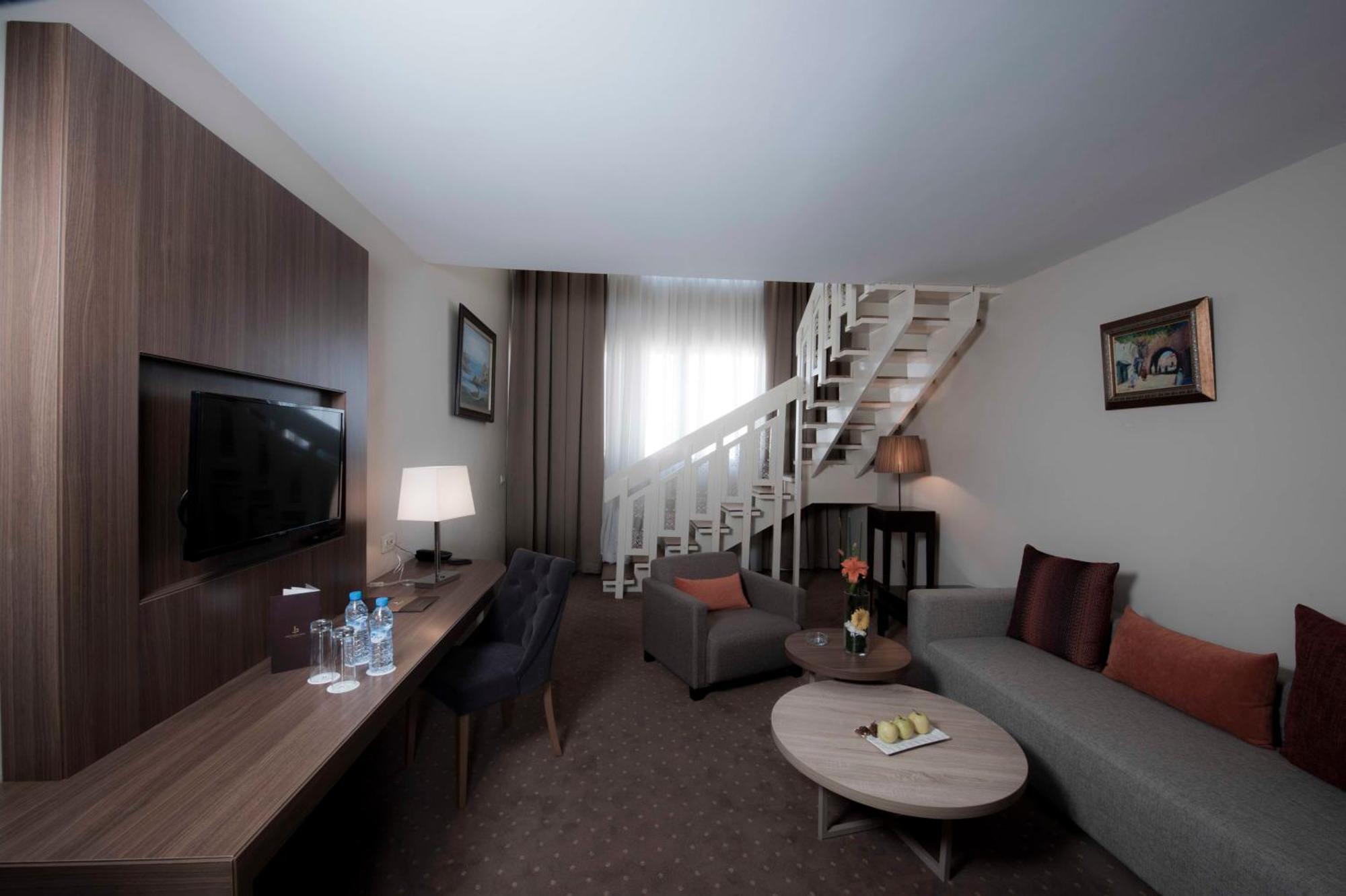 Duplex Suite Mosque View