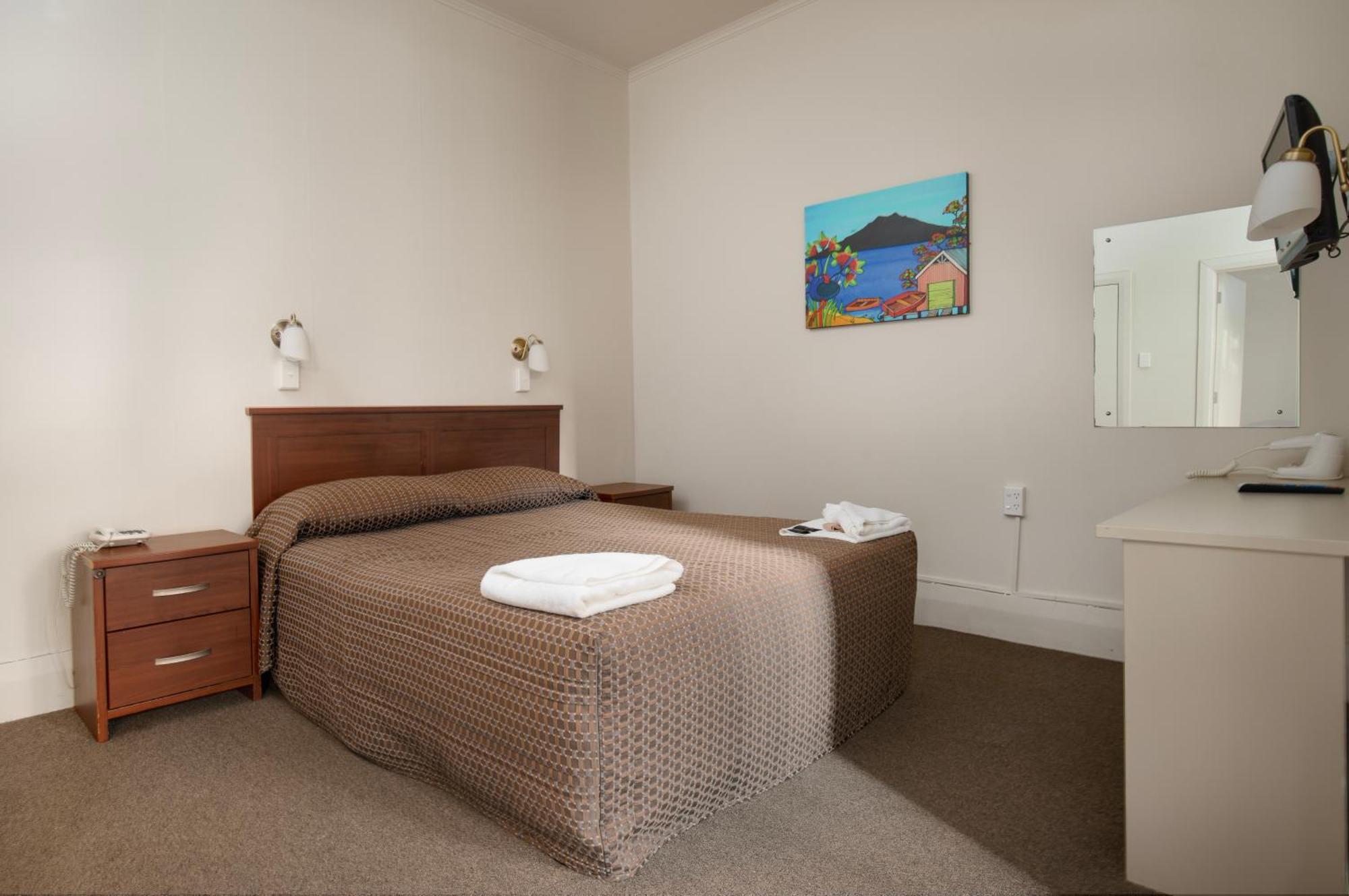 One-Bedroom Apartment,1213109515:JPEG