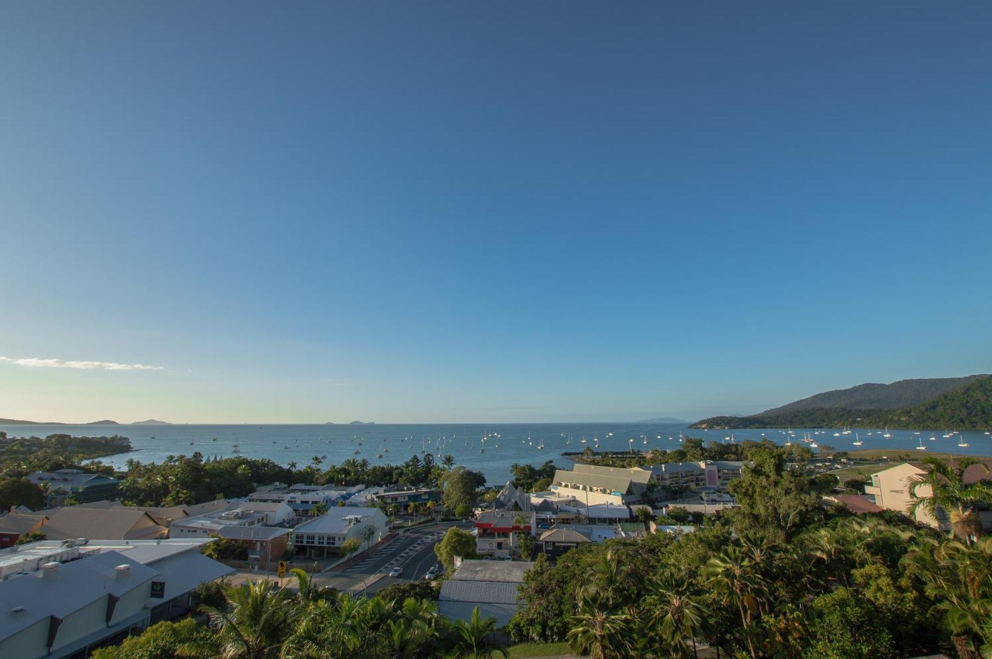 One Bedroom High Floor Apartment with Balcony and Ocean View,1576705448:JPEG