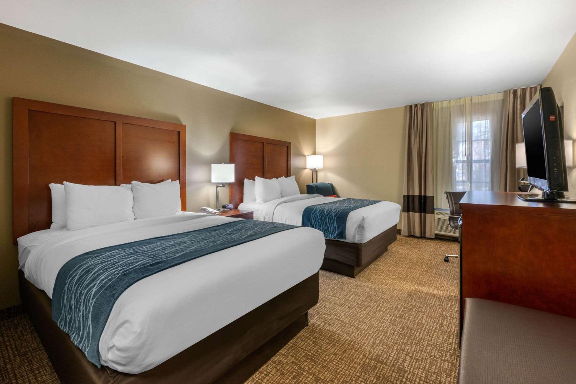Queen Room with Two Queen Beds - Non-Smoking