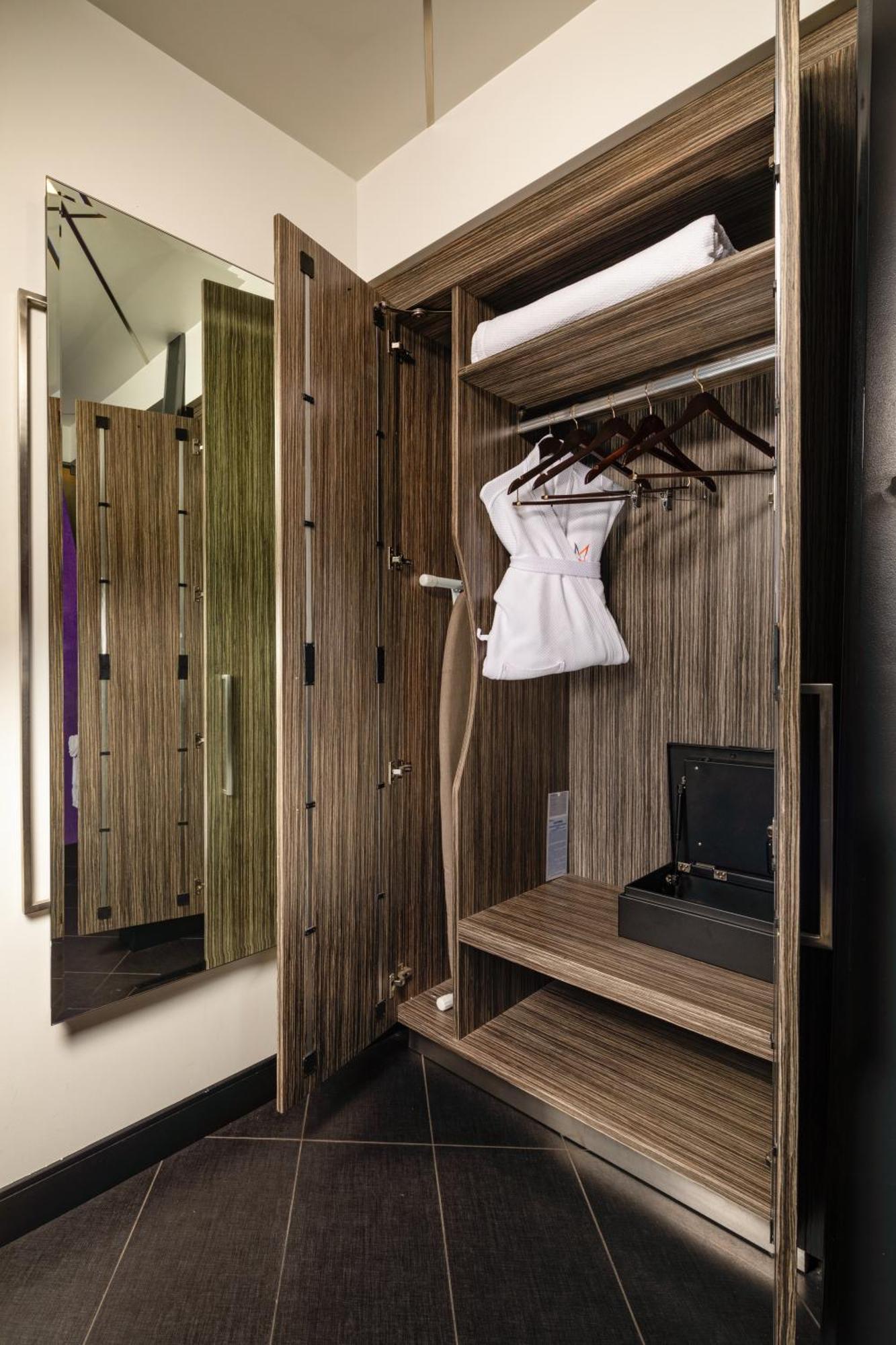 King Suite,1296111712:JPEG