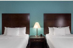 Deluxe Queen Room with Two Queen Beds - Non-Smoking