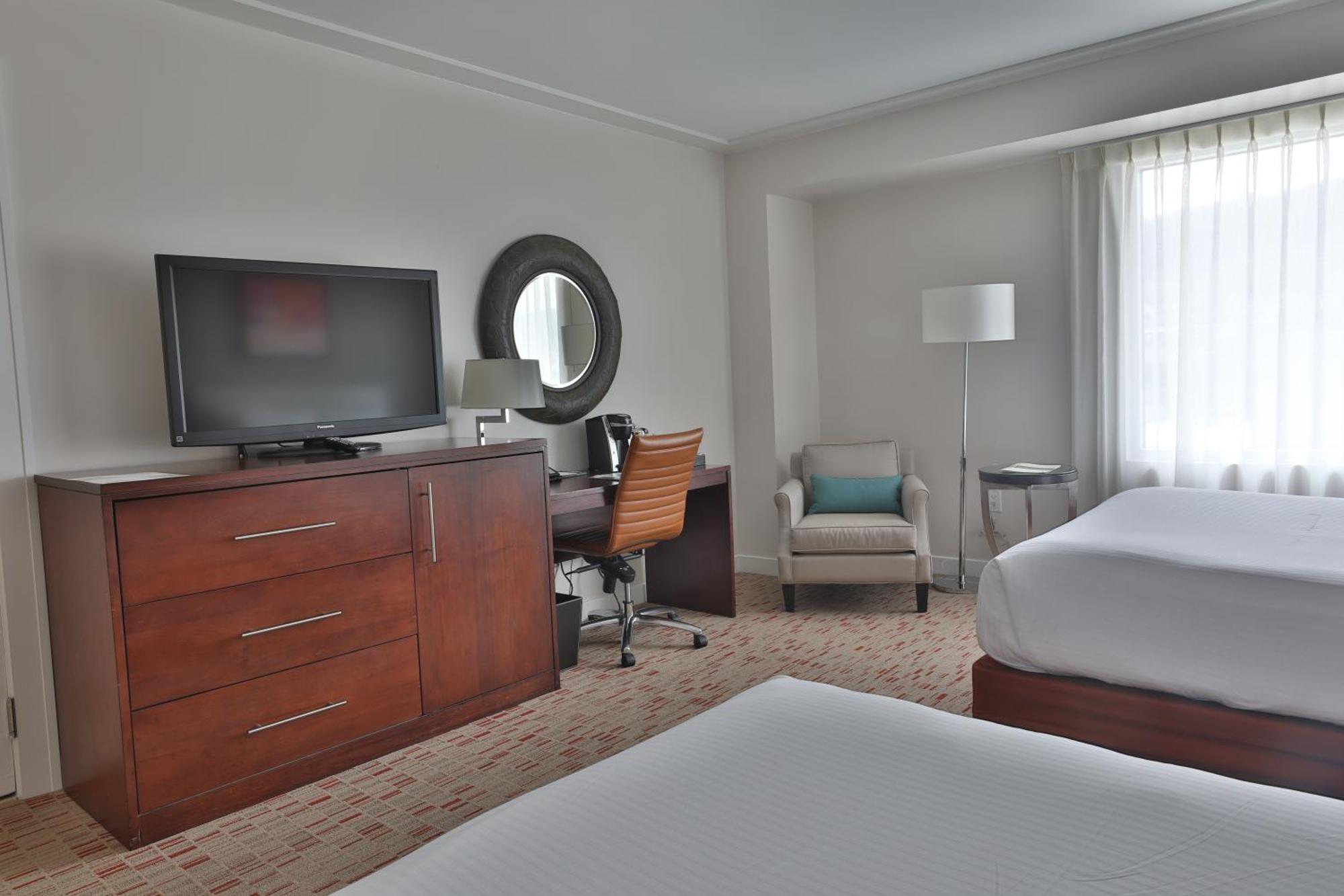 Deluxe Queen Room with Two Queen Beds