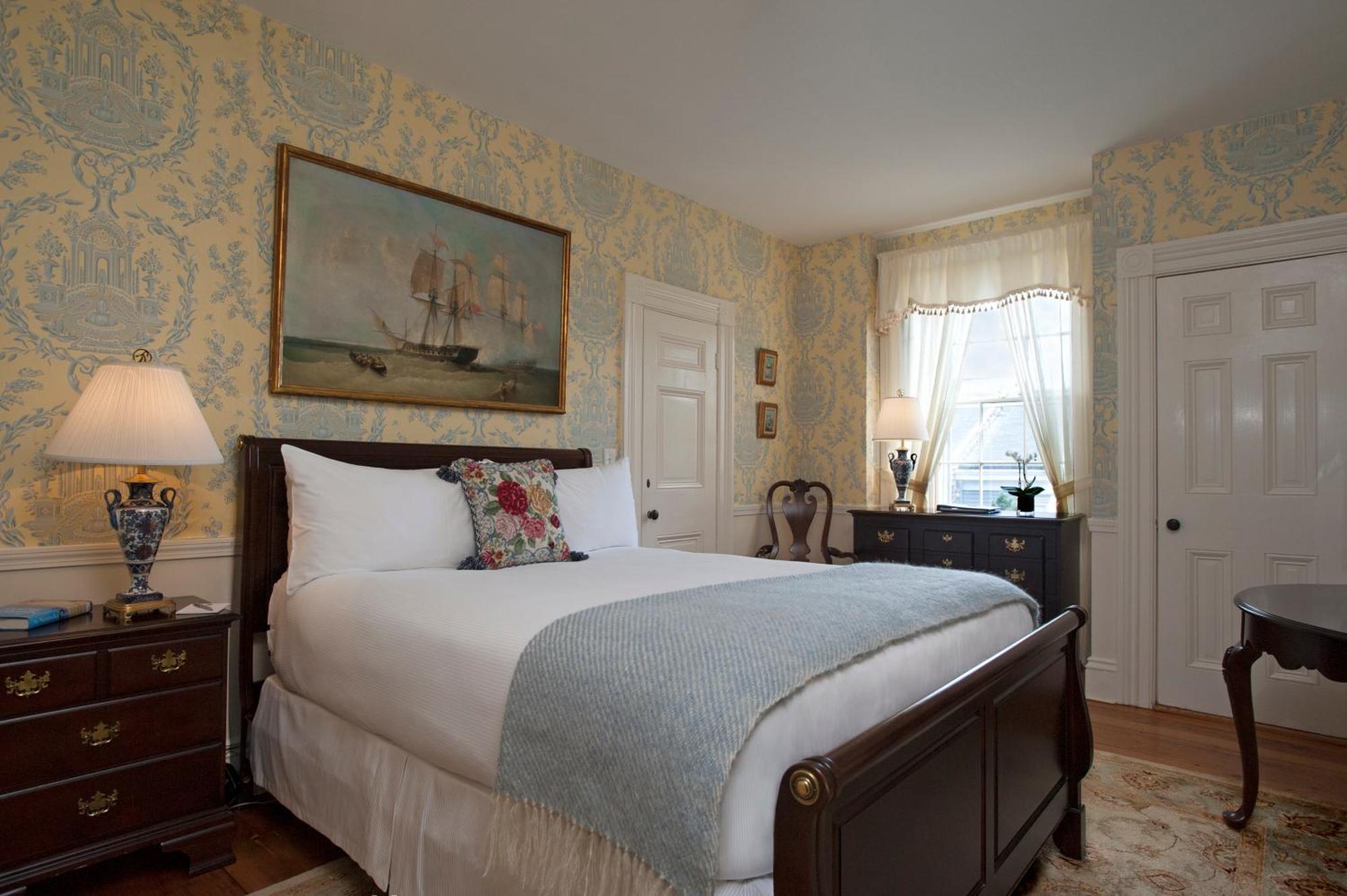 Small Queen Room - Main Building,1586841337:JPEG