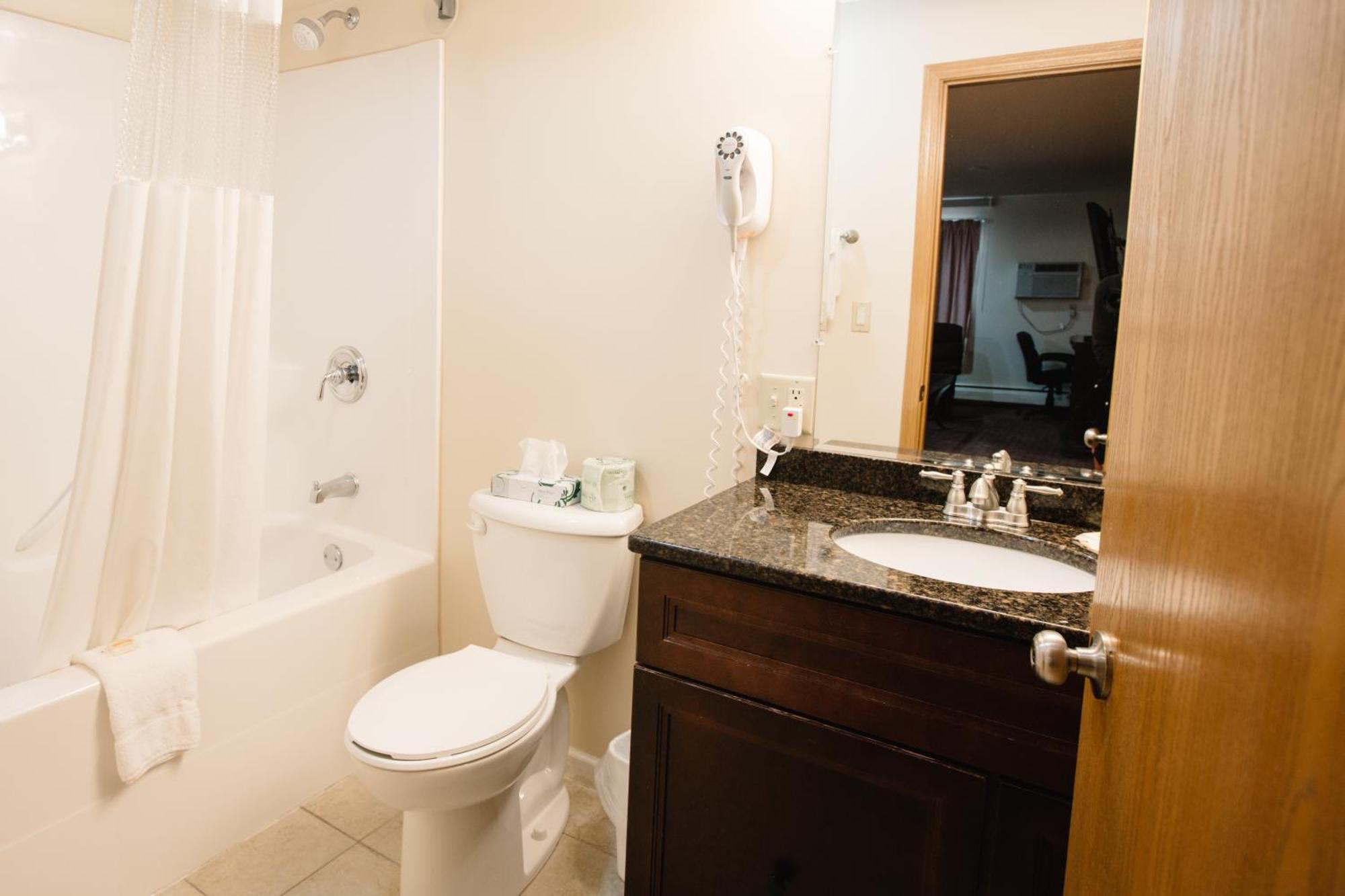 Queen Room with Two Queen Beds and Roll-in Shower - Mobility Accessible/Non-Smoking