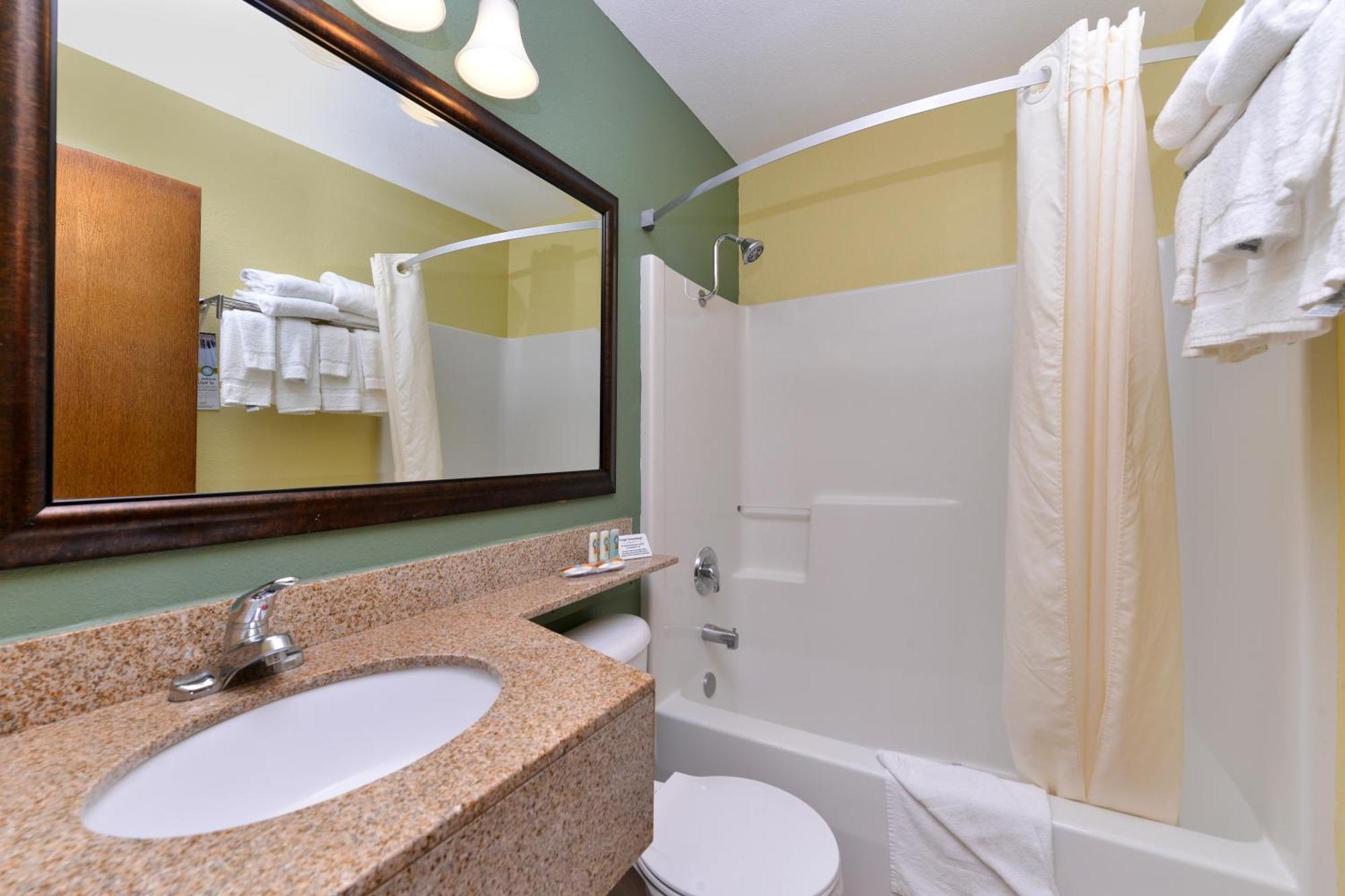 Queen Room with Two Queen Beds - Non-Smoking