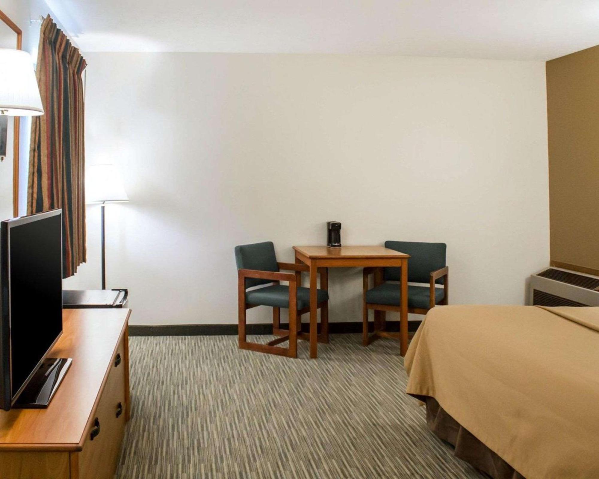 King Room - Non-Smoking