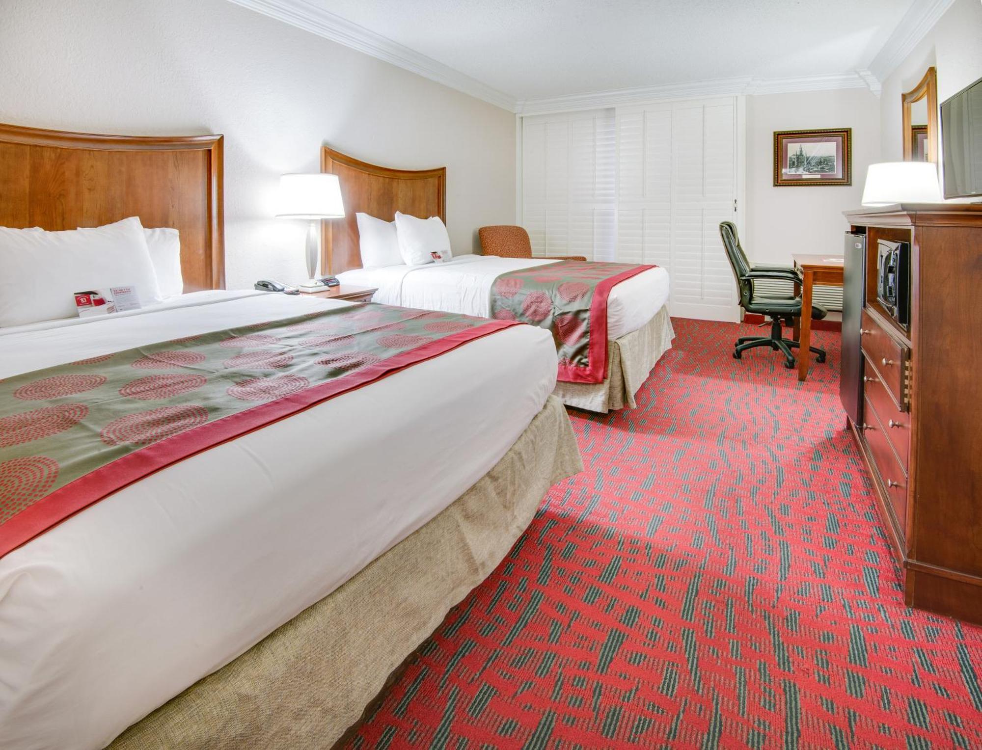 Queen Room with Two Queen Beds - Non-Smoking,1706607071:JPEG