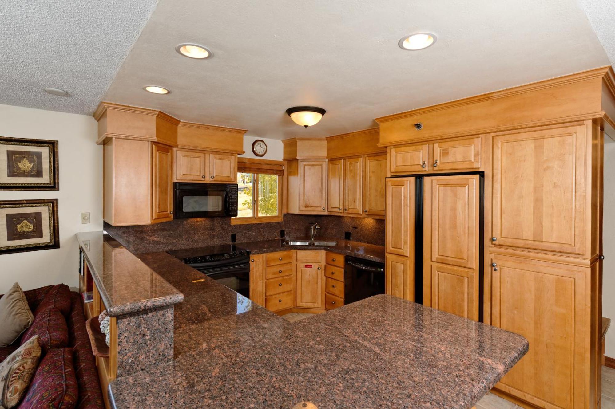 Deluxe One-Bedroom Apartment