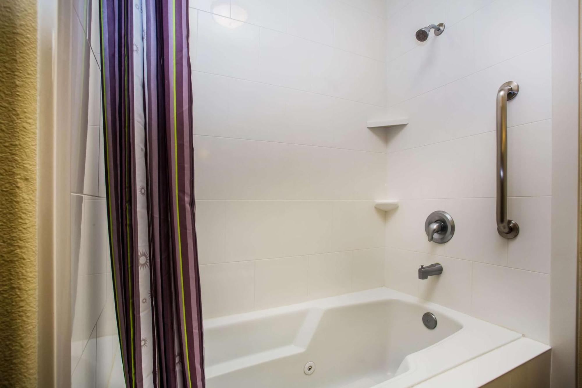 Two-Bedroom Suite - Non-Smoking