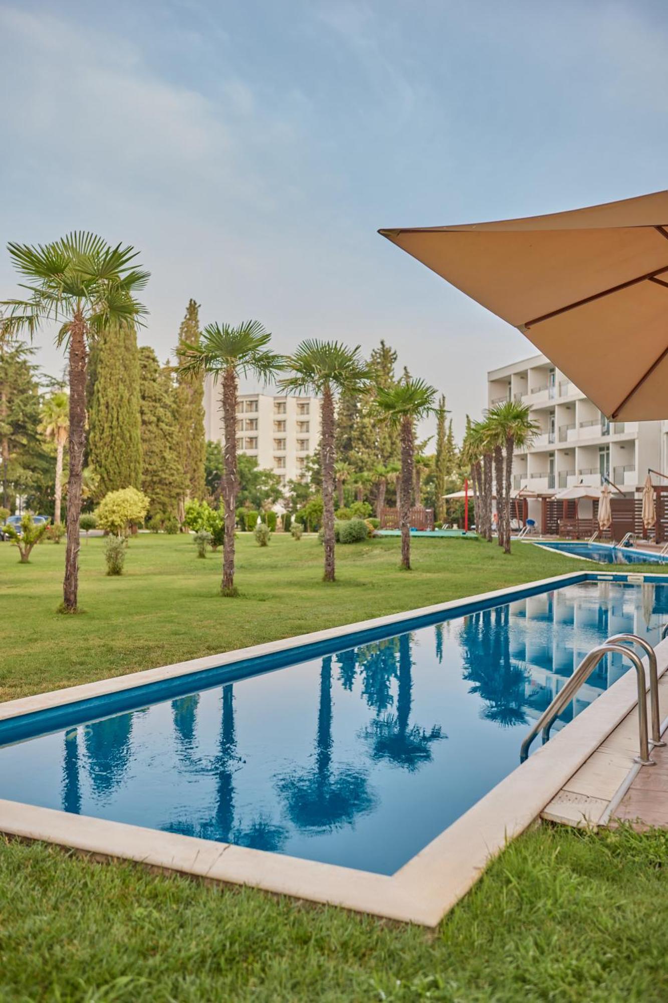 Two Bedroom Swim Up Family Suite