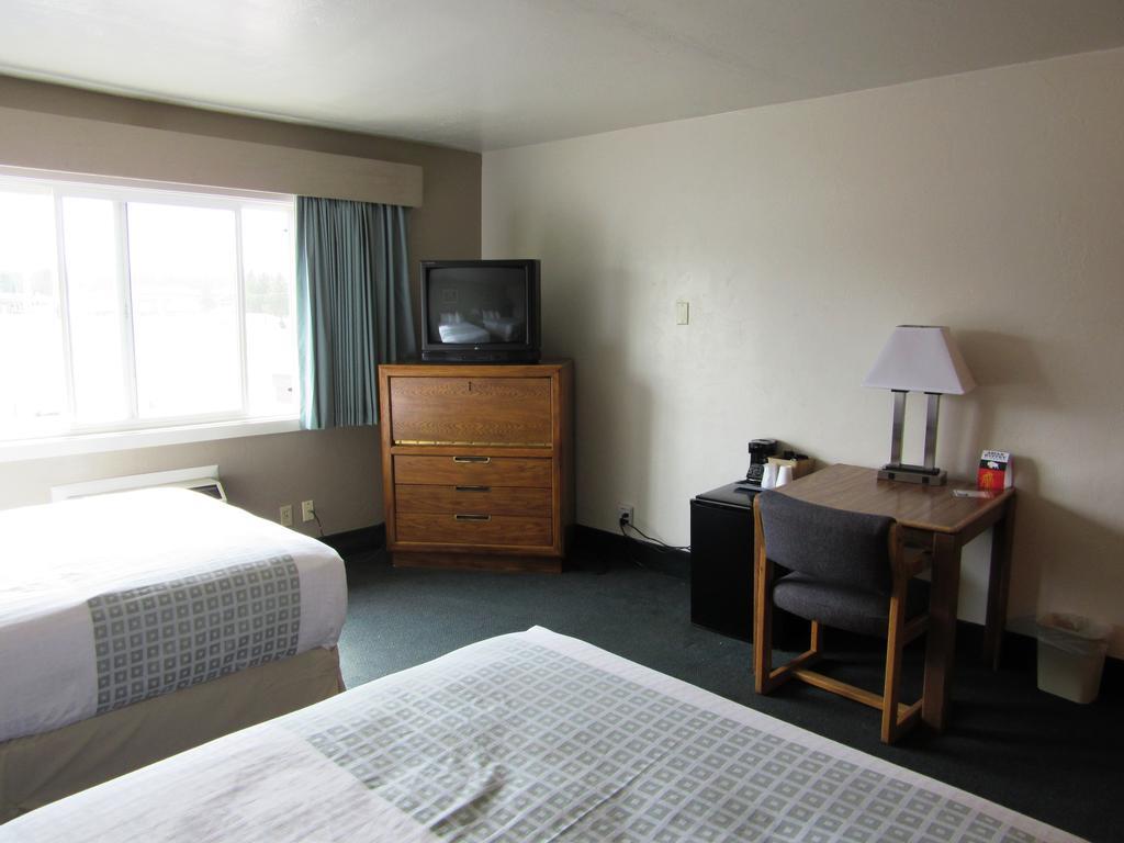 Queen Room with Two Queen Beds - Disability Access