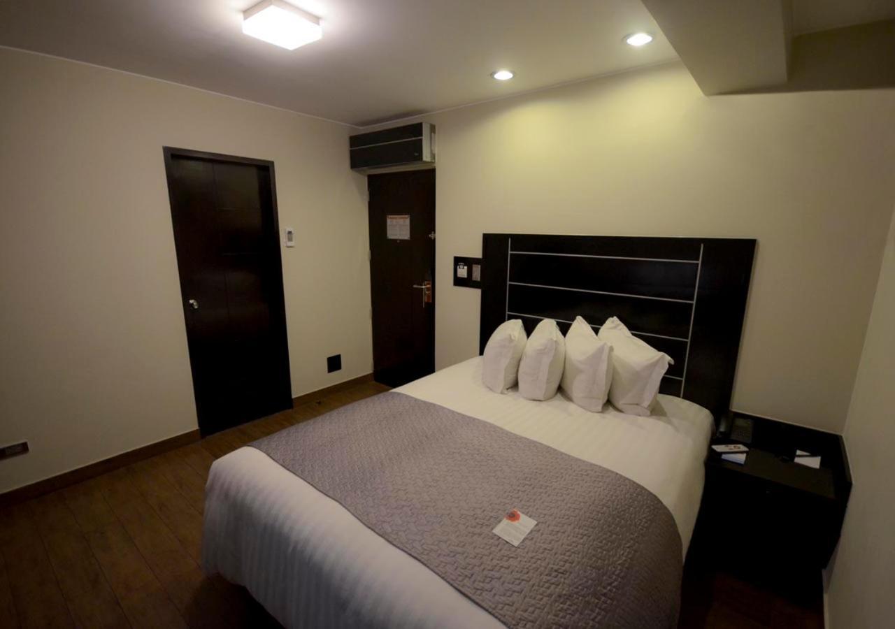 Standard Queen Room