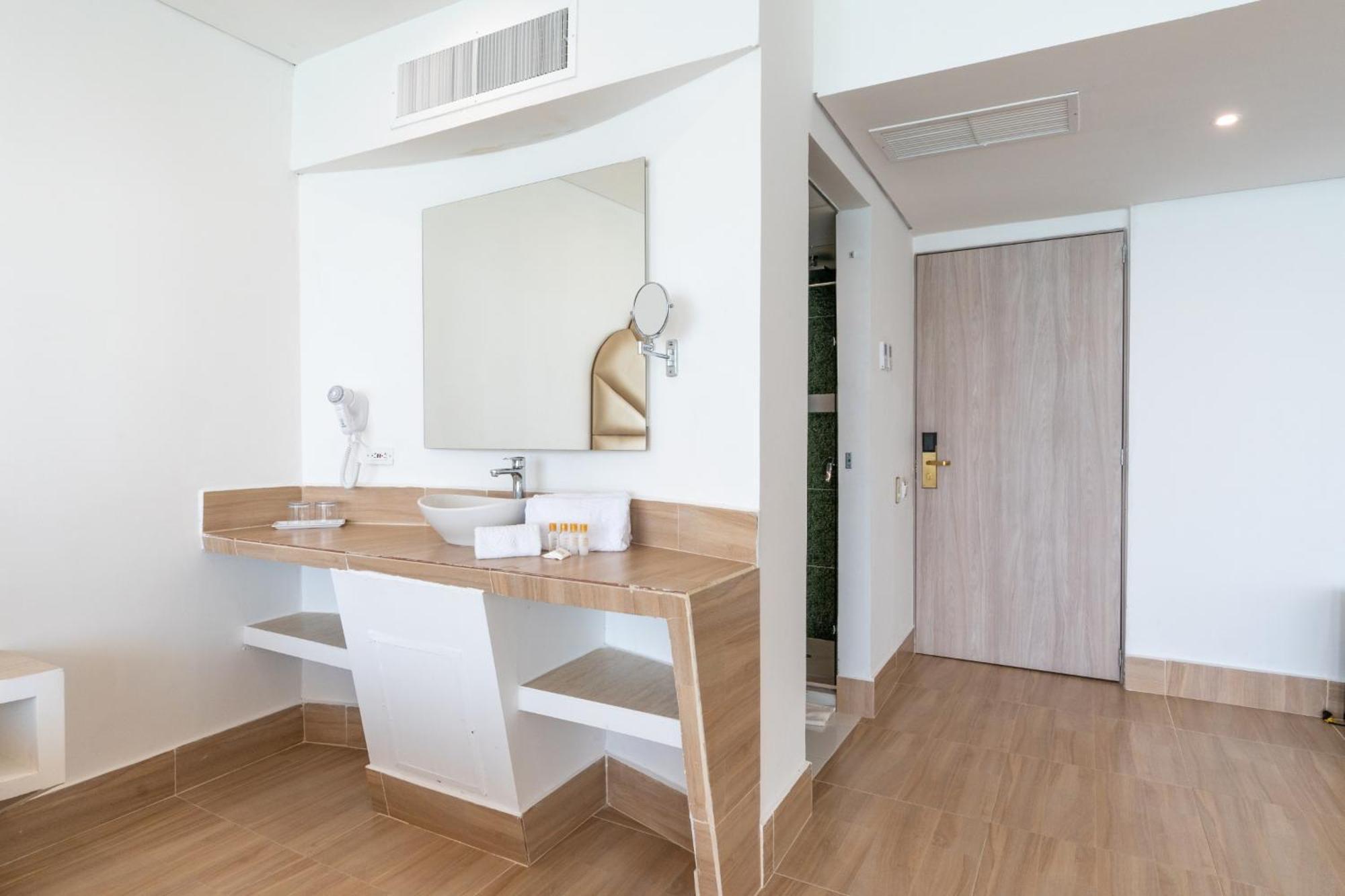 Junior Suite Ocean View (2 Adults),1223393644:JPEG