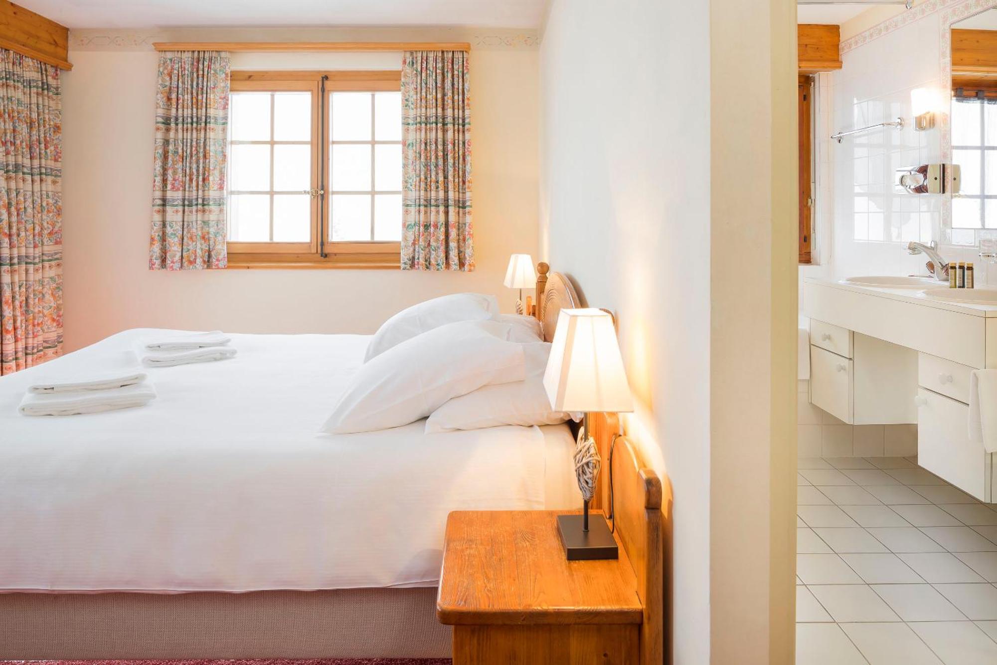 Three-Bedroom Apartment,1662413708:JPEG