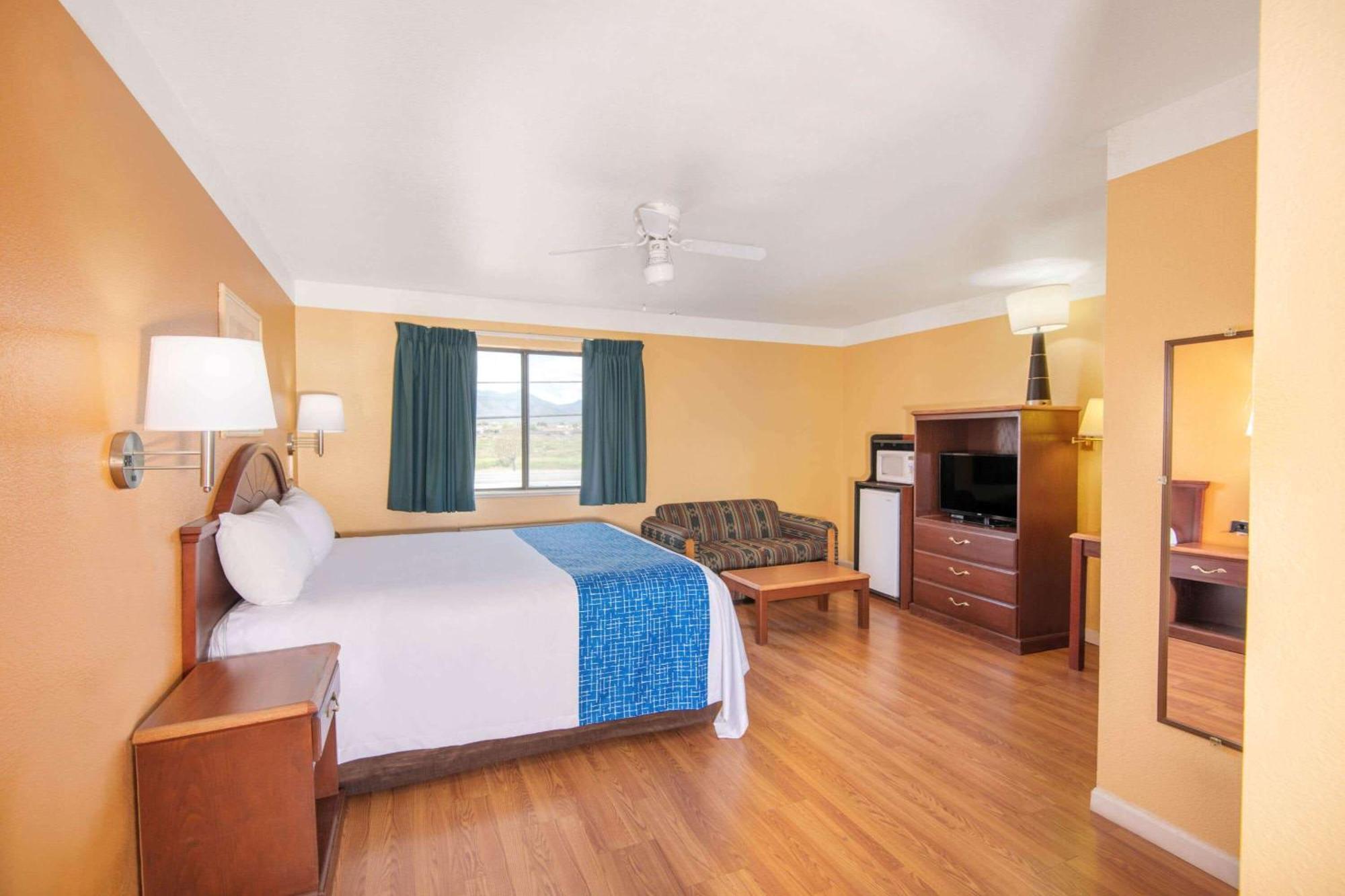 King Room - Mobility Access/Non-Smoking