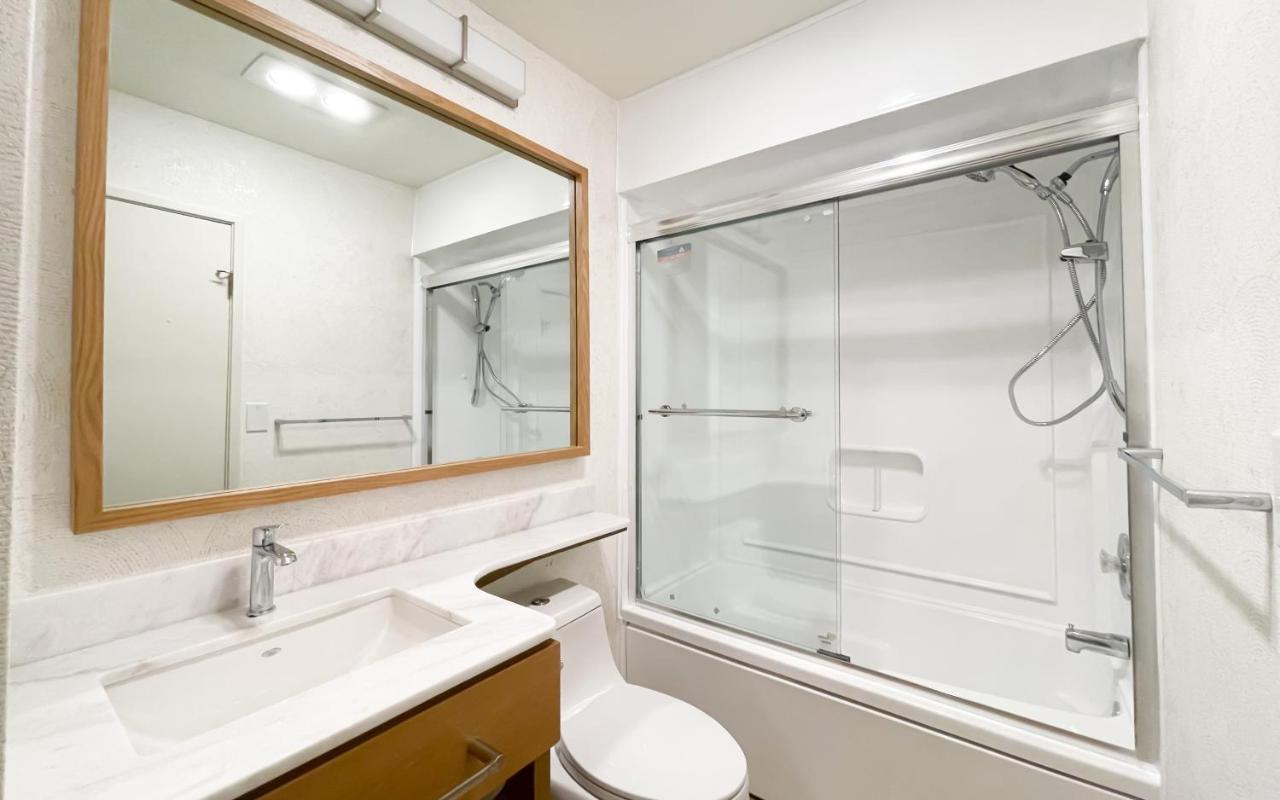 Town Center Two Bedroom,1541325637:JPEG