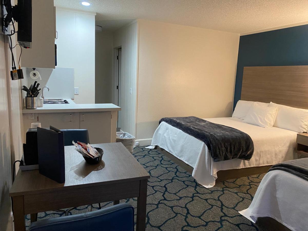 Queen Room,1435327543:JPEG